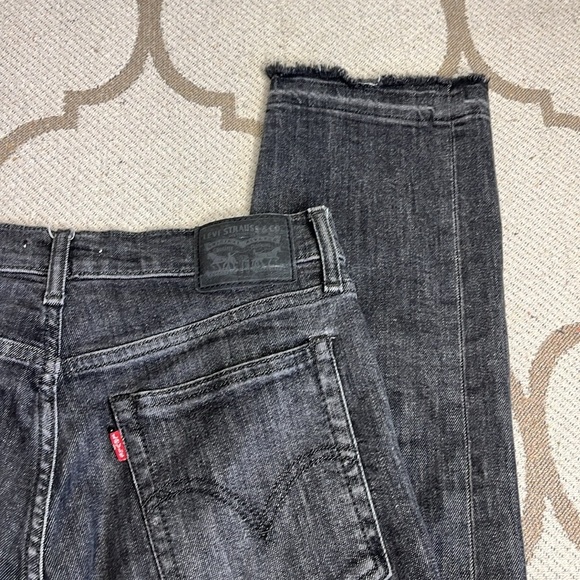 Levi's Premium WEDGIE STRAIGHT FIT WOMEN'S JEANS raw hems button fly - Picture 14 of 17